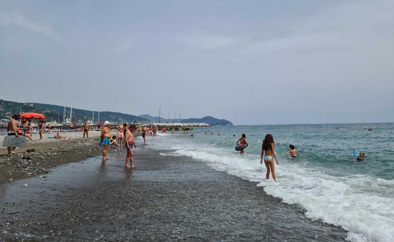 Photo de Spiaggia Tito Groppo avec sable gris avec caillou de surface