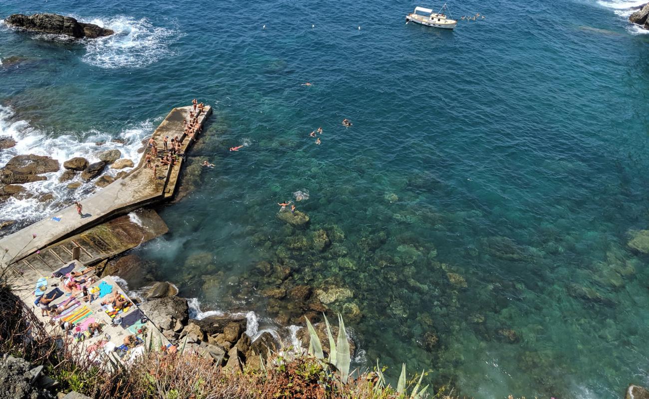 Photo de Marina di Corniglia avec roches de surface