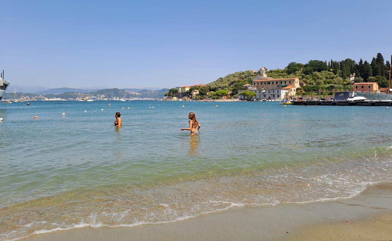 Photo de Spiaggia Giardini Pubblici avec sable lumineux de surface