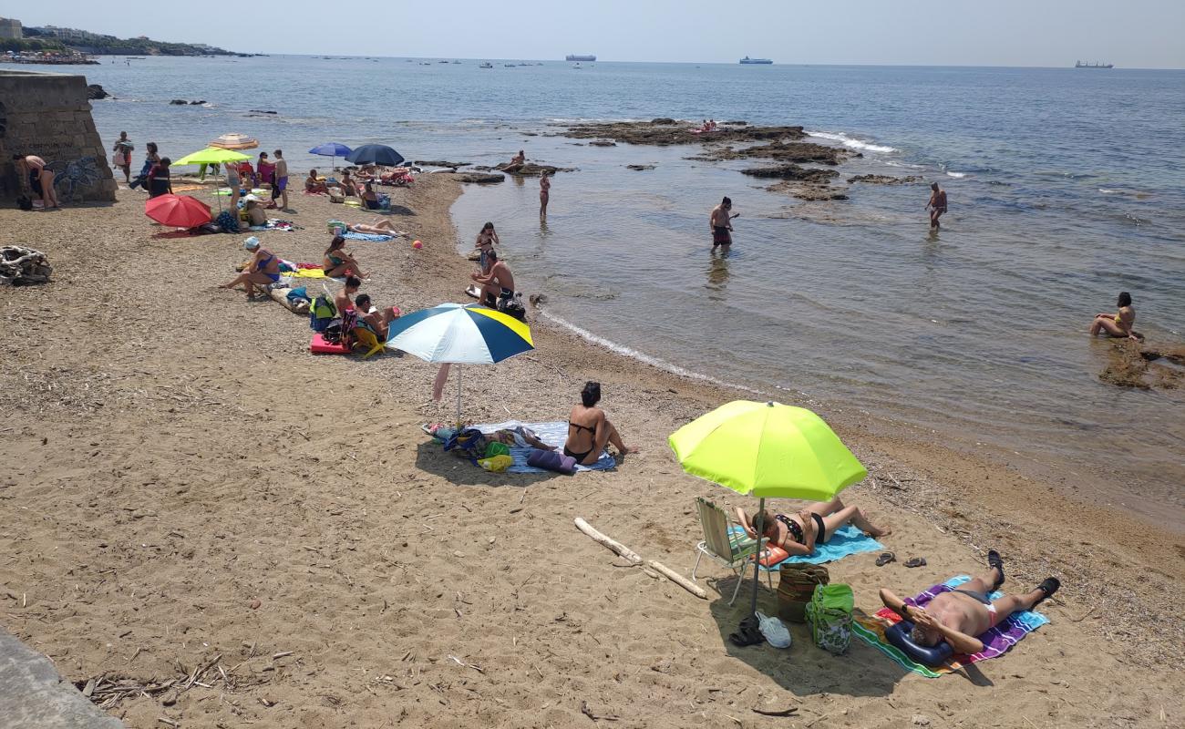 Photo de Spiaggia Della Rotonda avec sable lumineux de surface