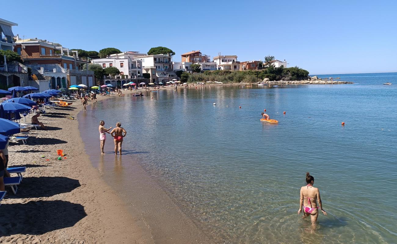 Photo de Spiaggia Sant'Agostino avec sable lumineux de surface