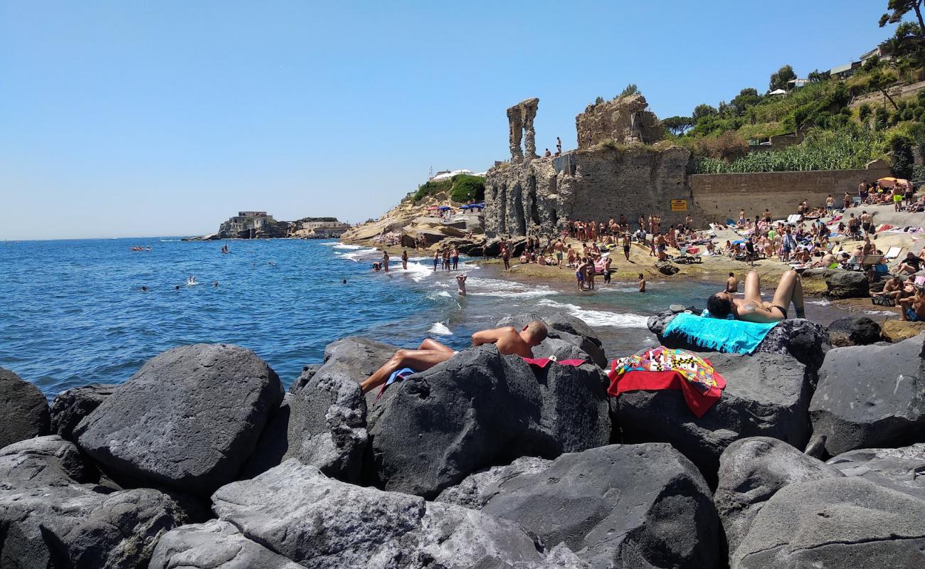 Photo de Lido Marechiaro avec roches de surface