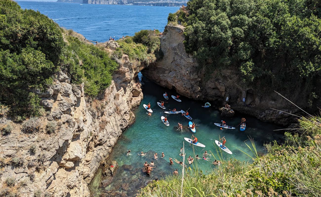 Photo de Bagni Regina Giovanna avec roches de surface