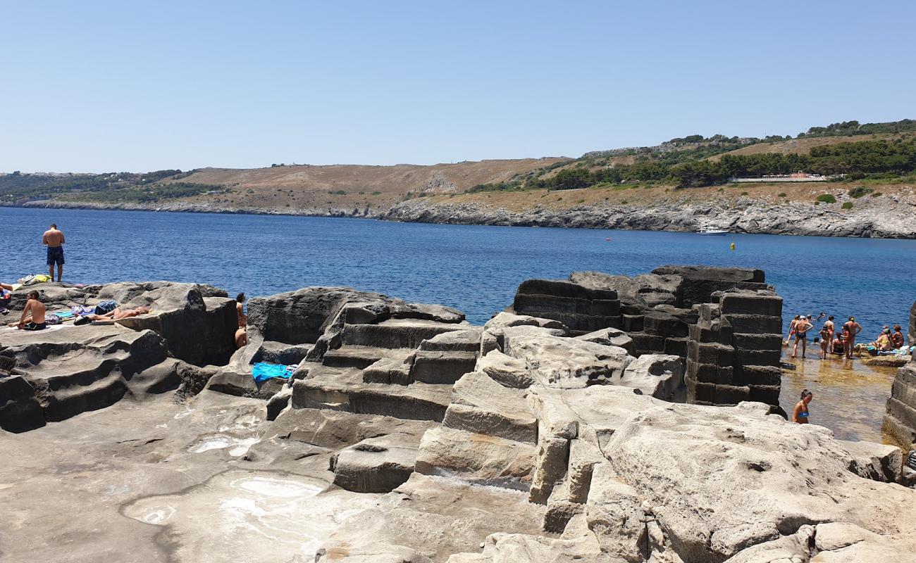 Photo de Spiaggia Pilane, Porto Miggiano avec rocky shore de surface