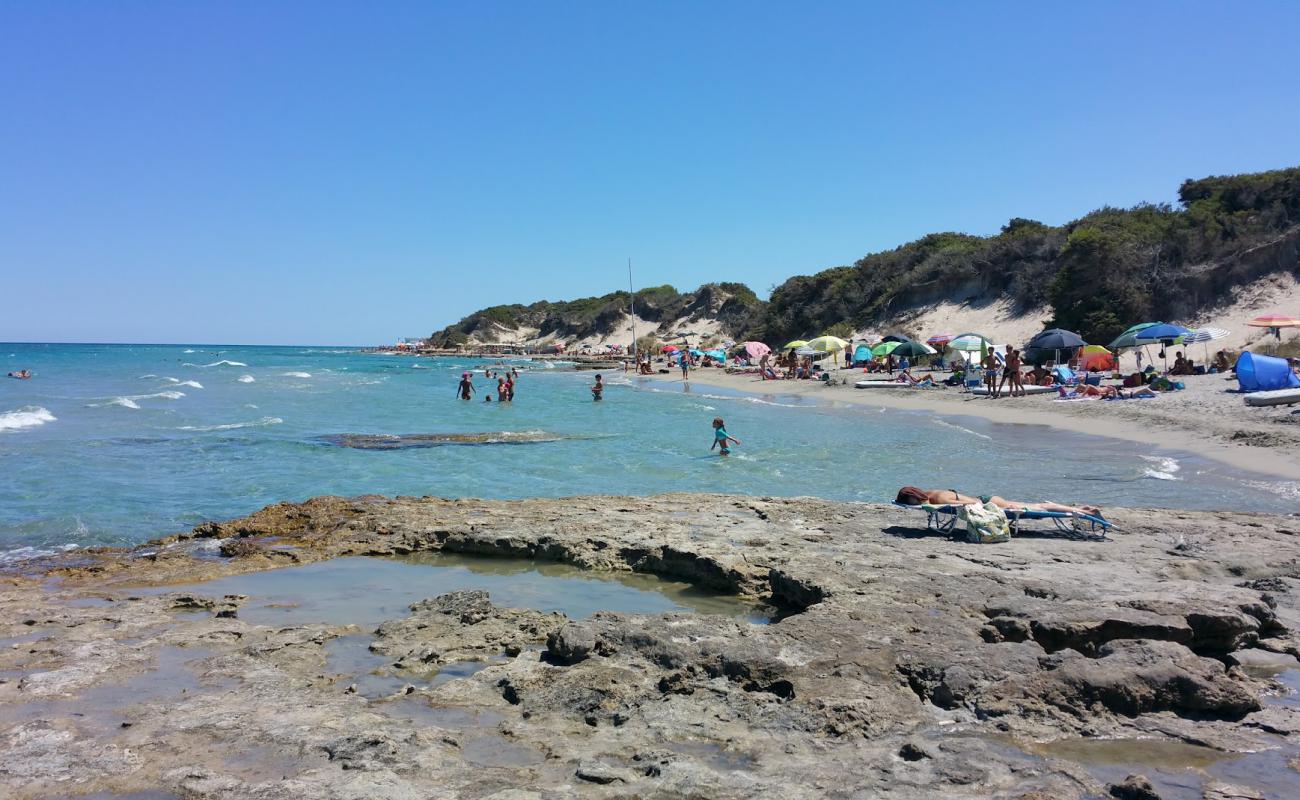 Photo de San Giorgio Beach avec sable beige & pierres de surface