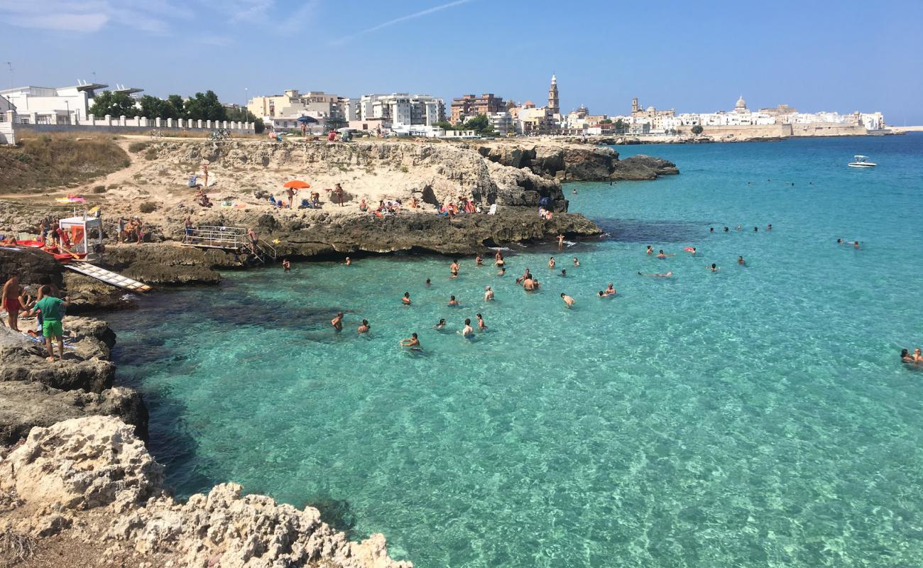 Photo de Cala Porto Nero avec béton de surface