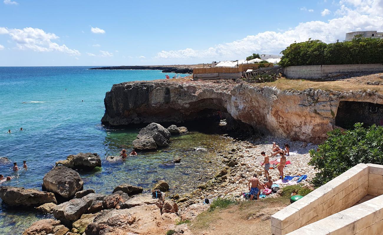Photo de Cala Cozze Beach avec terrain rocheux de surface