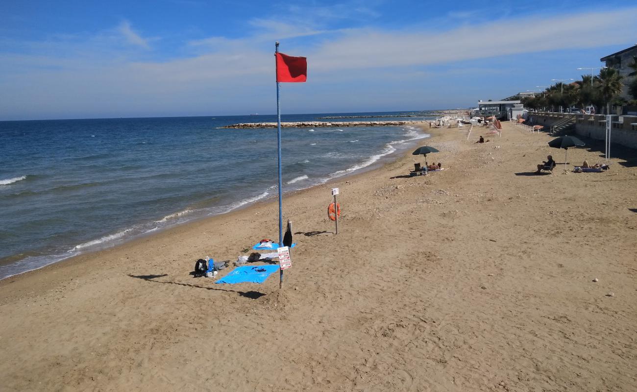 Photo de Spiaggia di Casalbordino avec sable lumineux de surface