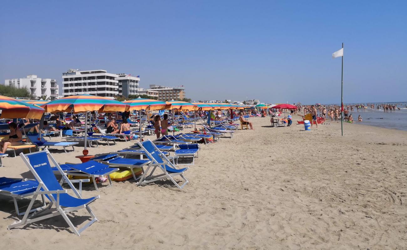 Photo de Villa Rosa Beach avec sable beige de surface