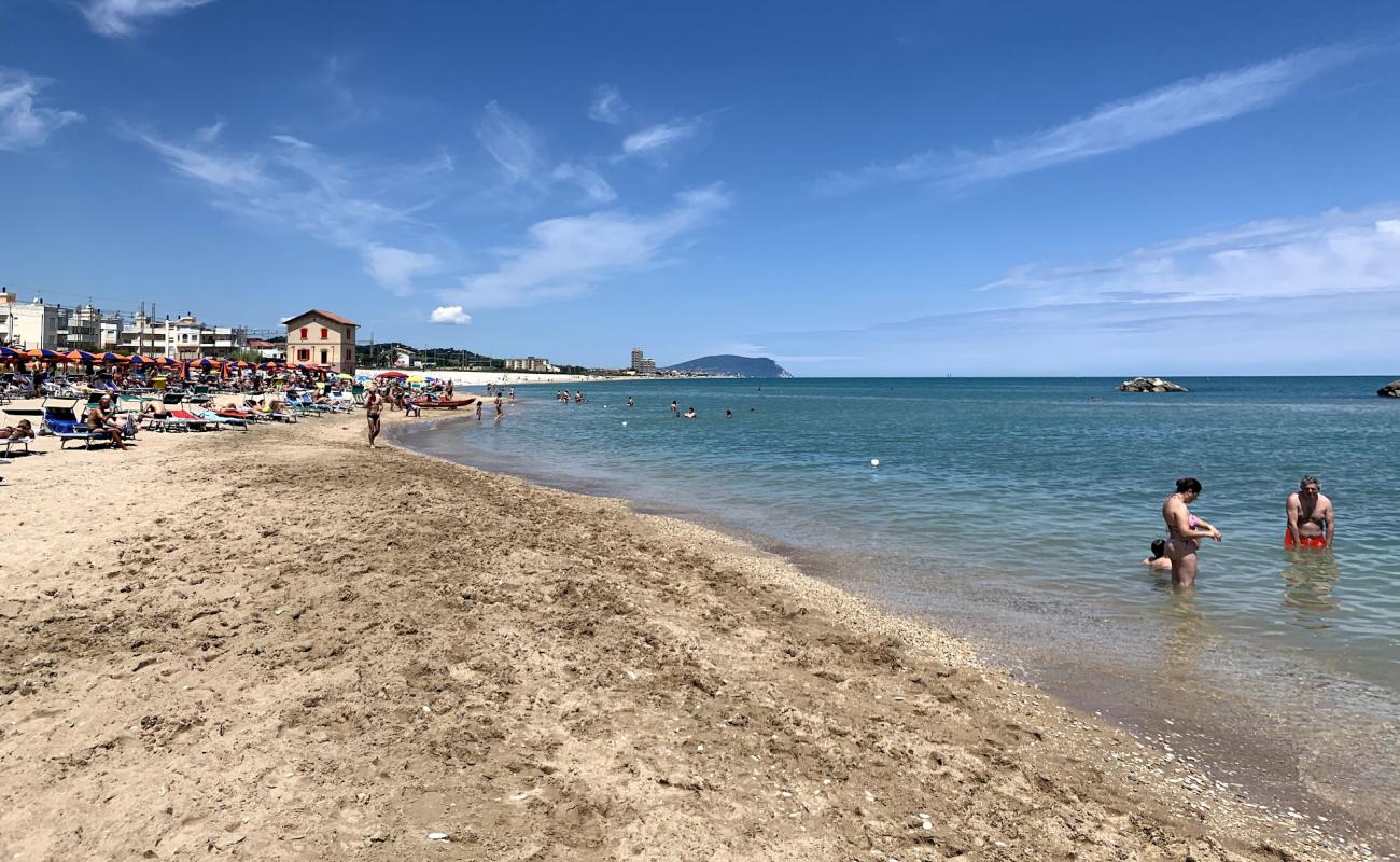 Photo de Lido Stabilimento Balneare Santina avec sable beige de surface