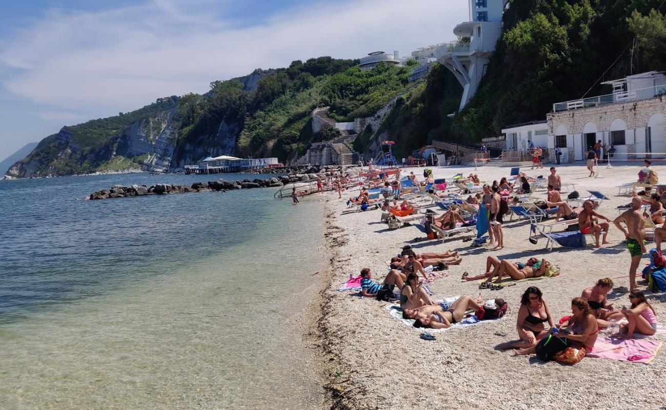 Photo de Spiaggia del Passetto avec galets gris de surface