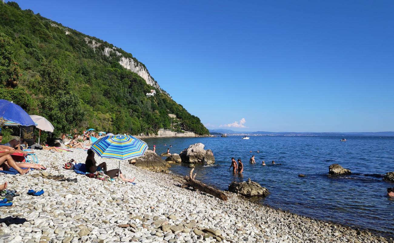 Photo de Spiaggia Liburnia avec roches de surface