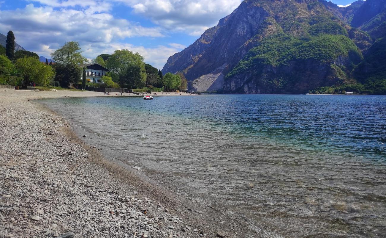 Photo de Camping Abbadia Lariana Beach avec terrain rocheux de surface