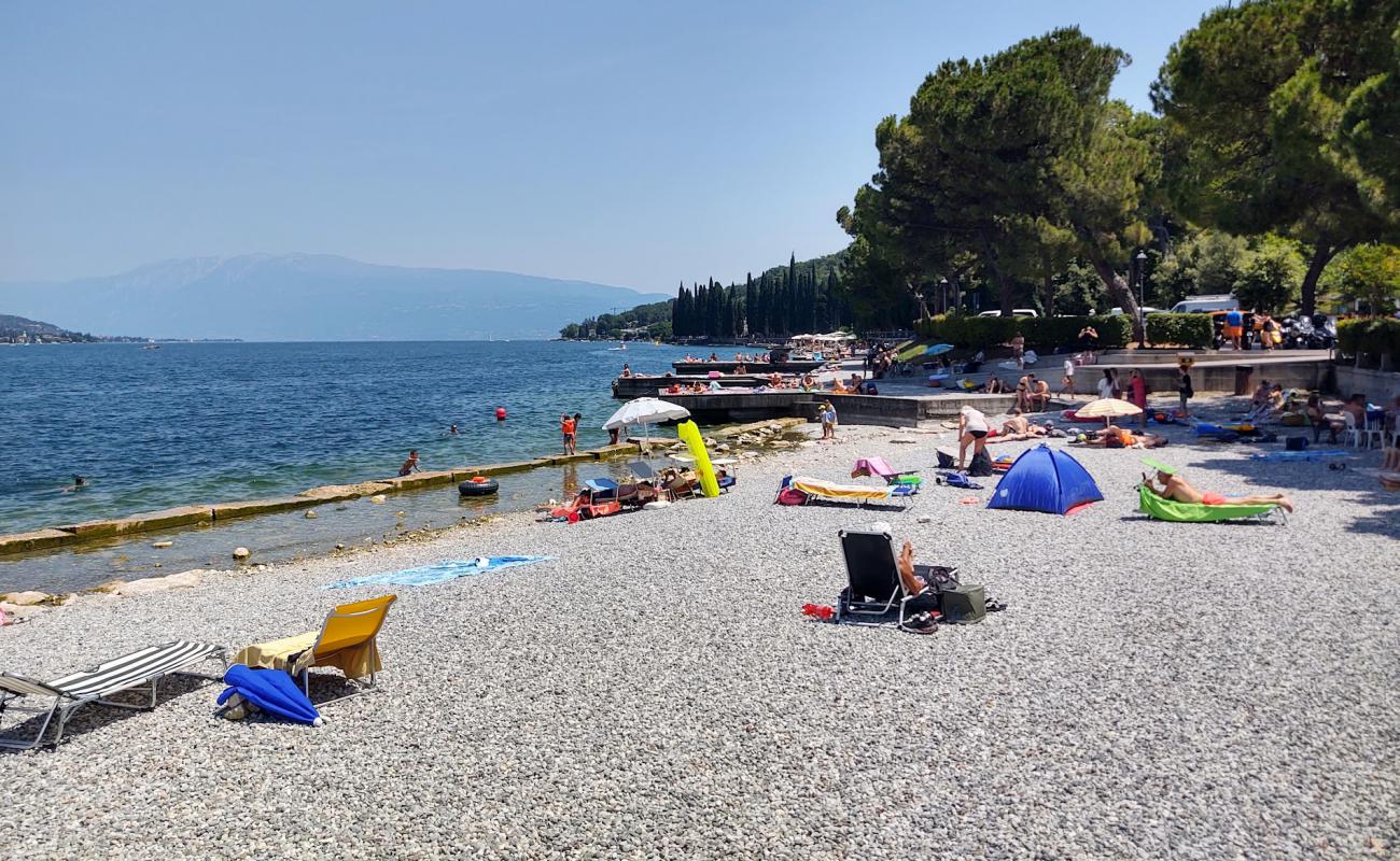 Photo de Spiaggia Salò avec galets gris de surface