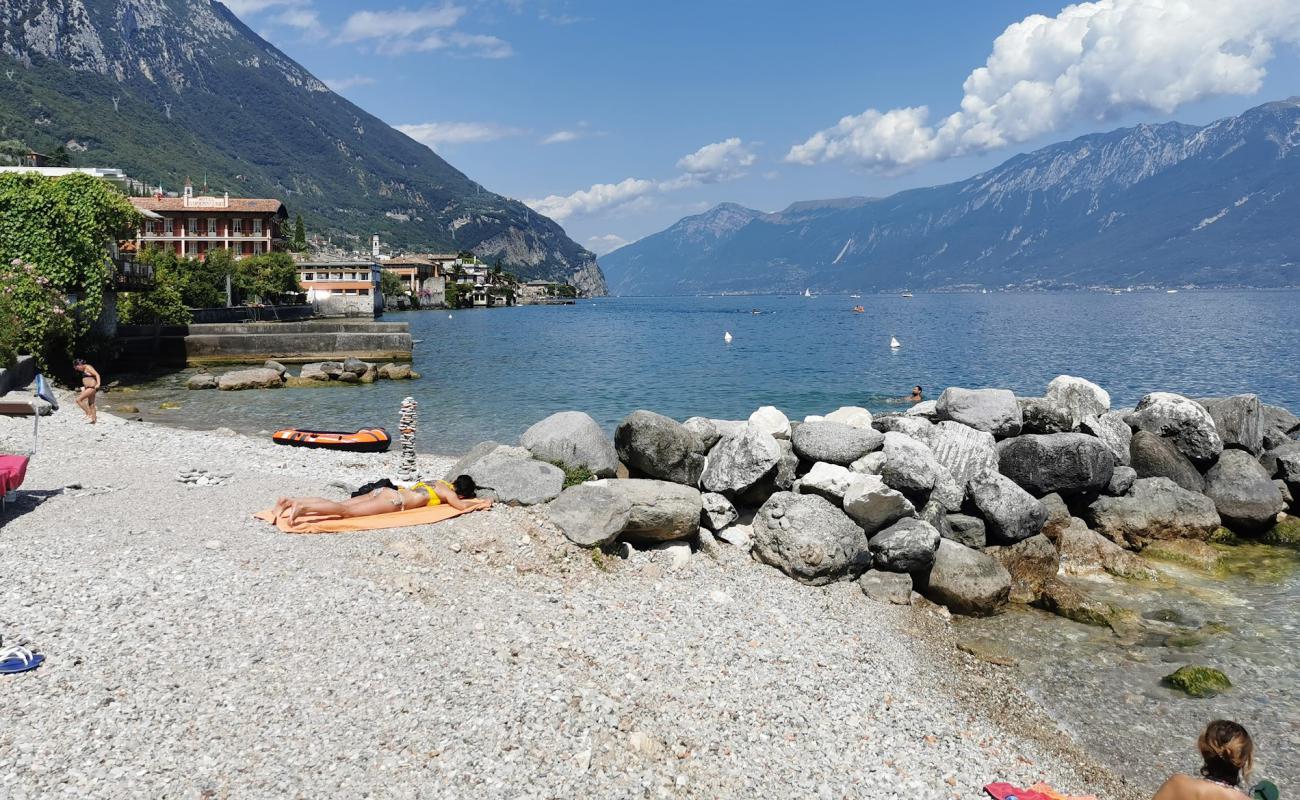 Photo de Spiaggia Lido dei Limoni avec galets gris de surface