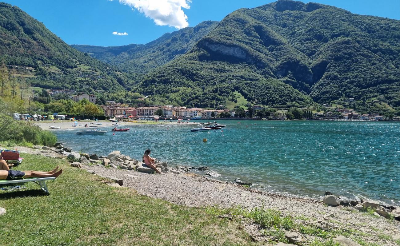 Photo de Spiaggia Libera Lido Pisogne avec roches de surface