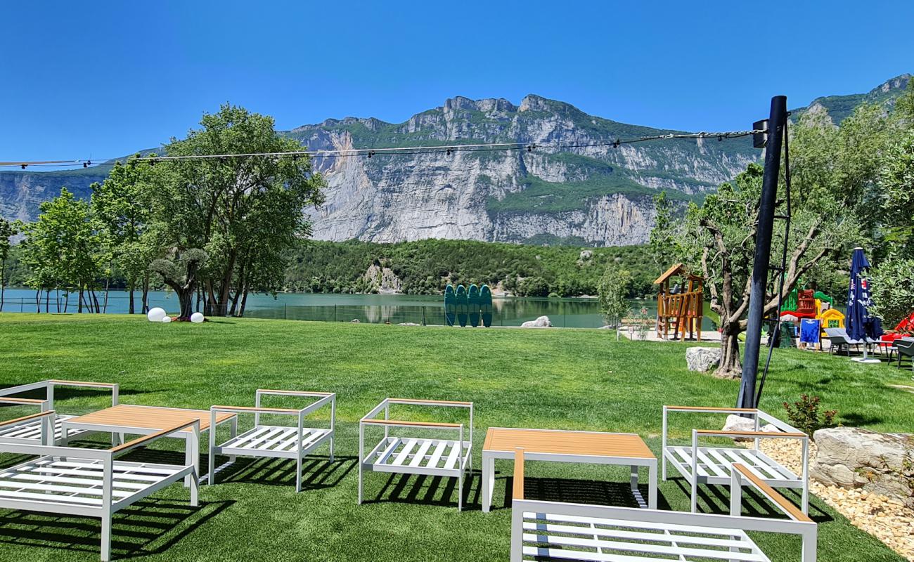Photo de Lido Paradise Lago di Cavedine avec terrain rocheux de surface