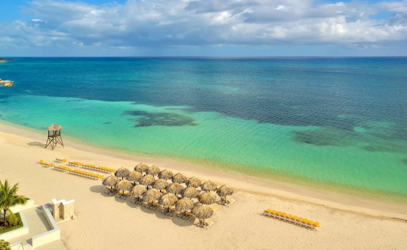 Photo de Iberostar Rose Hall Beach avec sable fin et lumineux de surface