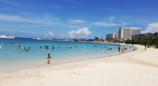 Plage de la baie d'Ocho Rios