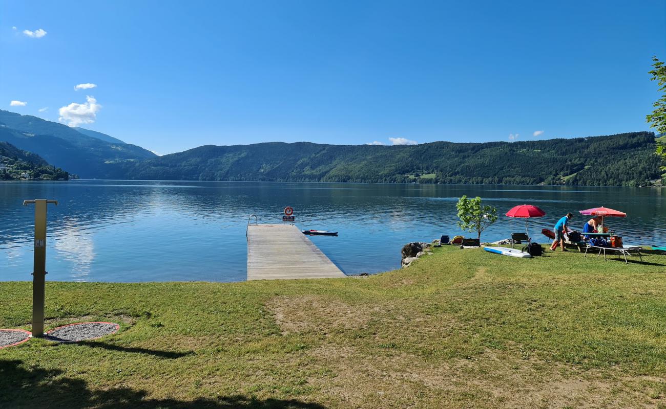 Photo de Strandbad Pesenthein avec herbe de surface