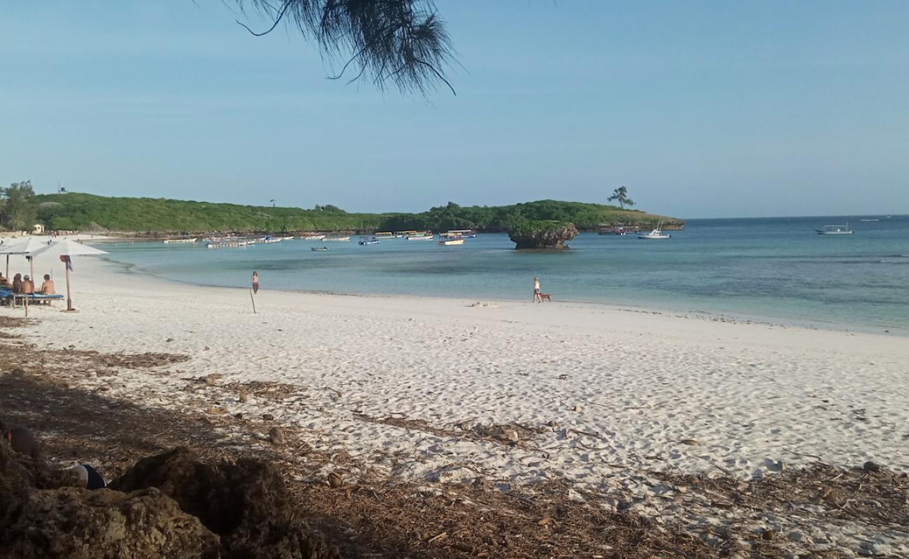 Photo de Plage de Watamu avec sable fin blanc de surface