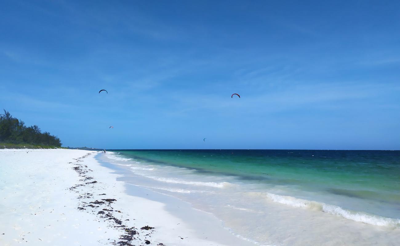 Photo de Watamu Bay avec sable fin blanc de surface