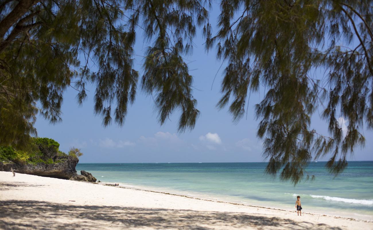 Photo de Kinondo Shwari Beach avec sable lumineux de surface