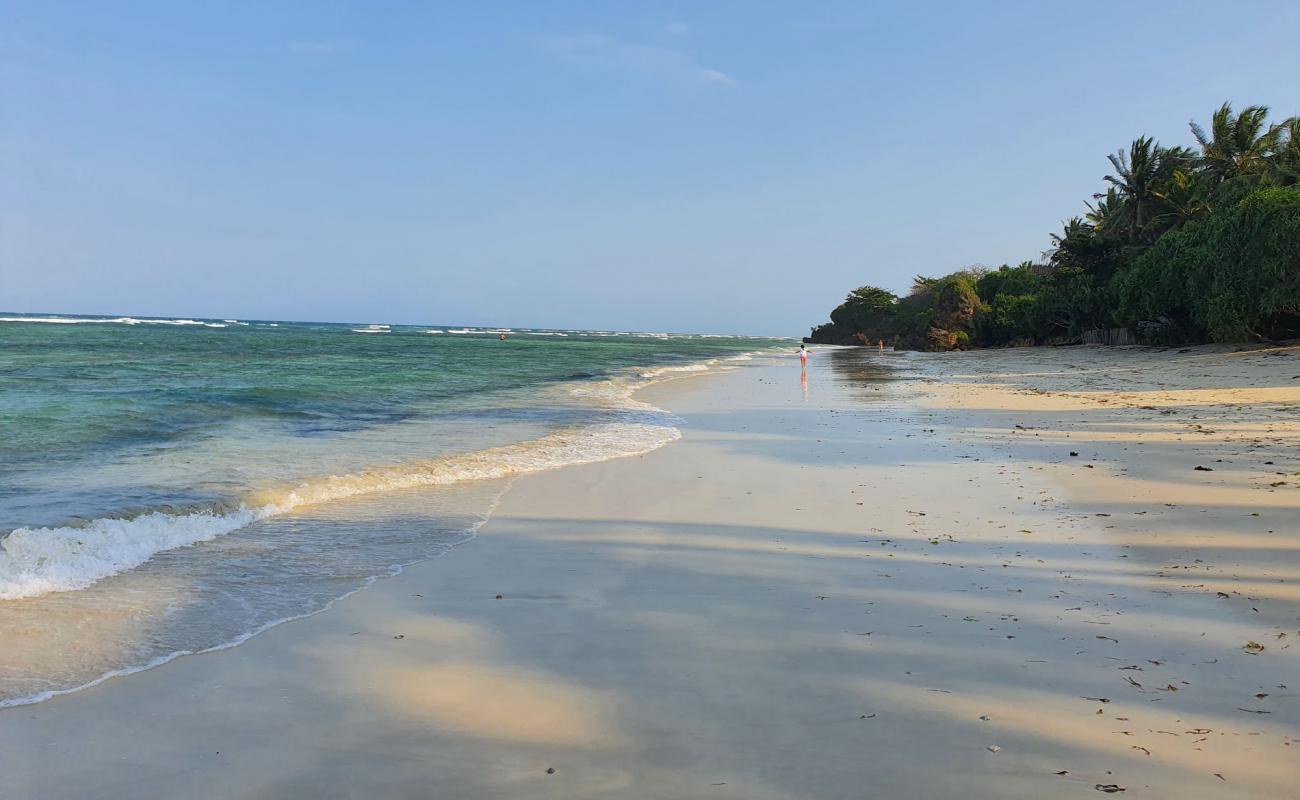 Photo de Kaskazi Beach avec sable lumineux de surface