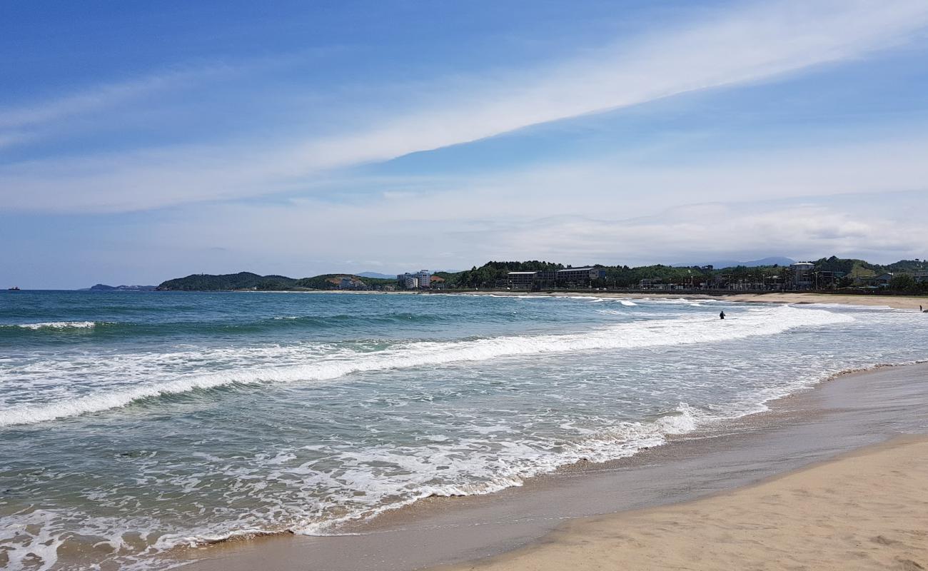Photo de Water Beach avec sable beige de surface