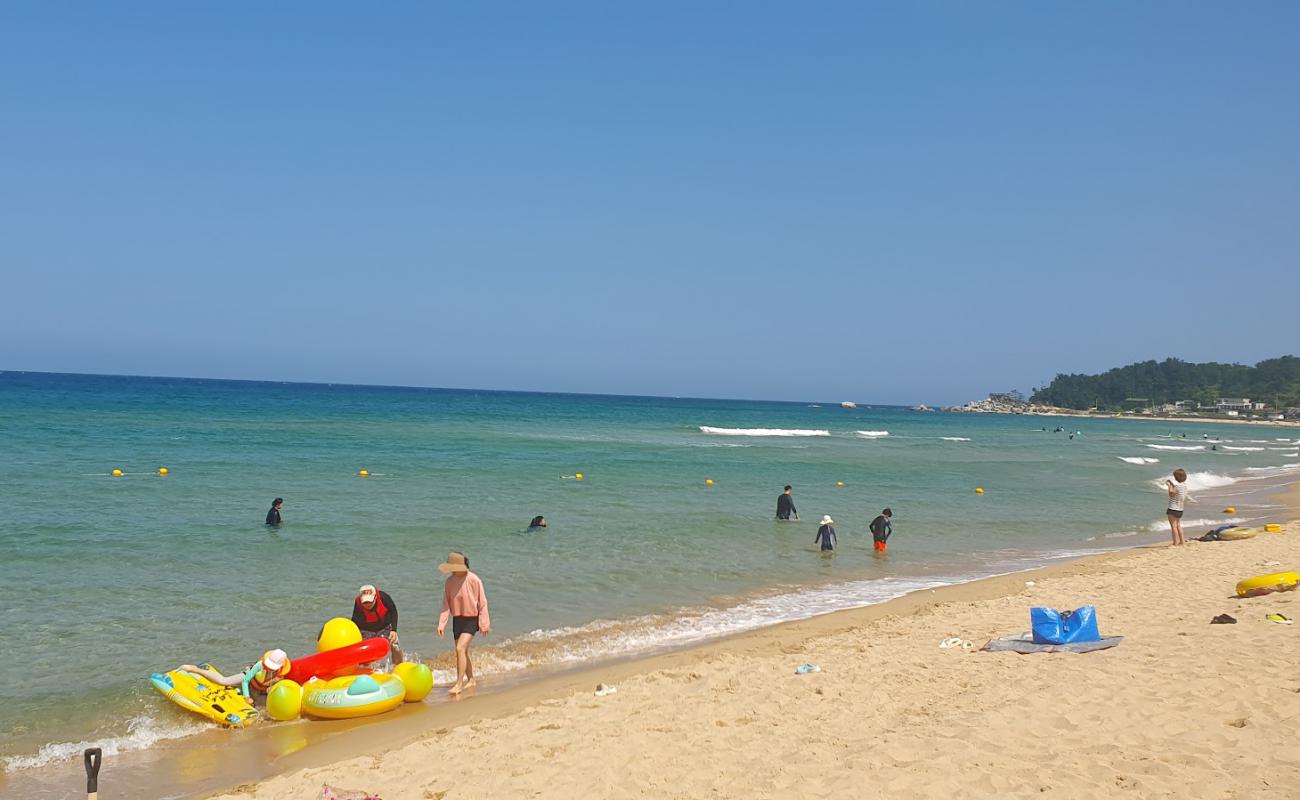 Photo de North Separation Beach avec sable beige de surface