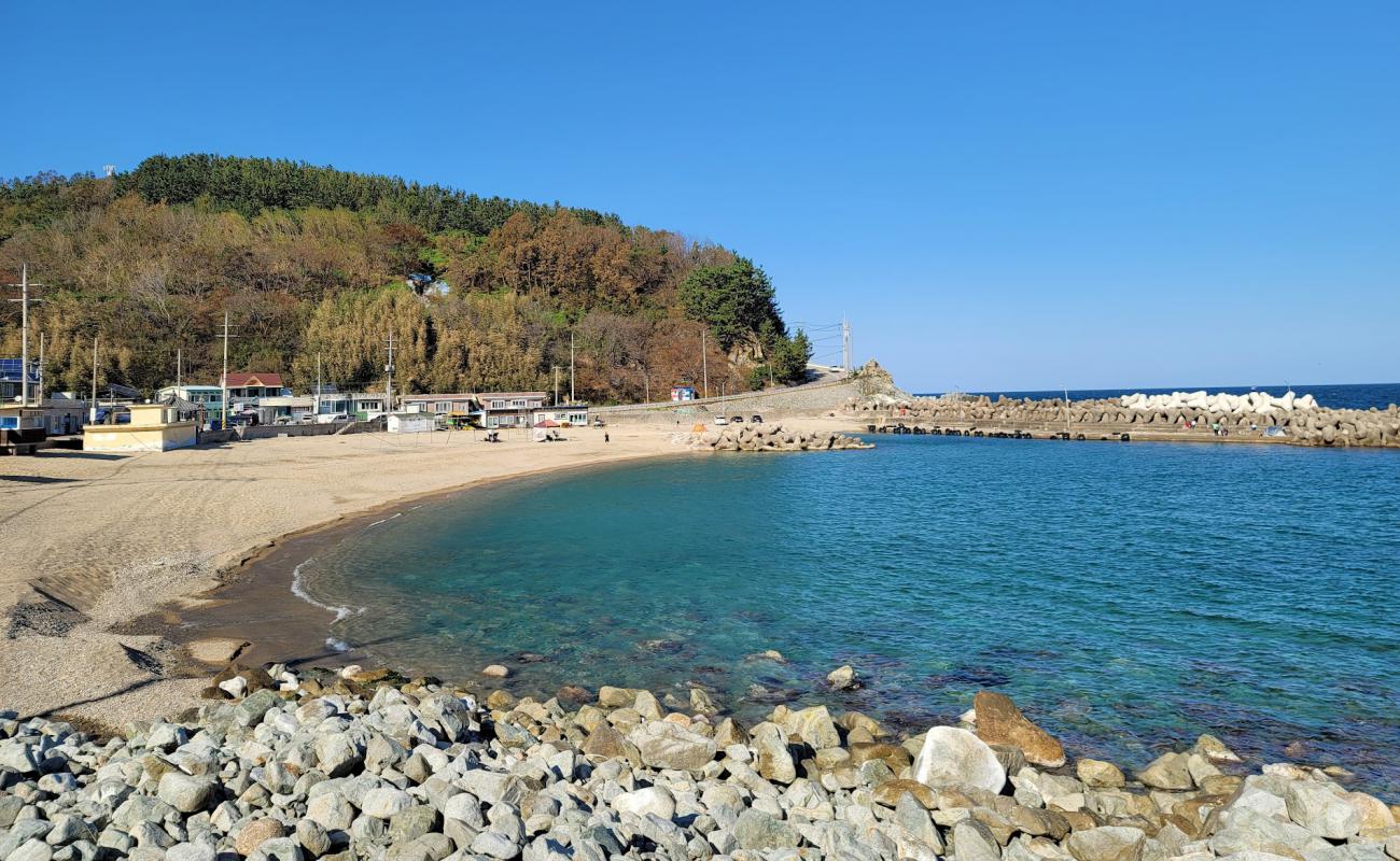 Photo de Obo Beach avec sable lumineux de surface