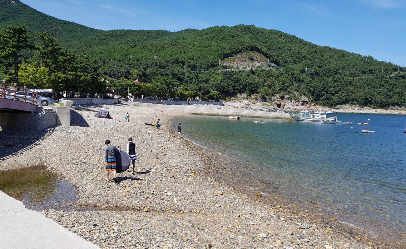 Photo de Hando Beach avec caillou gris de surface