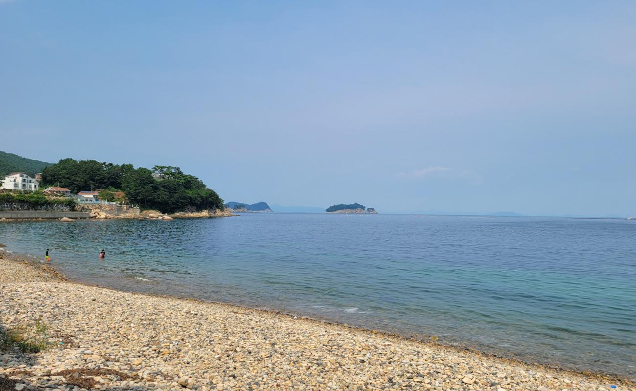 Photo de Namhae Beach avec caillou gris de surface