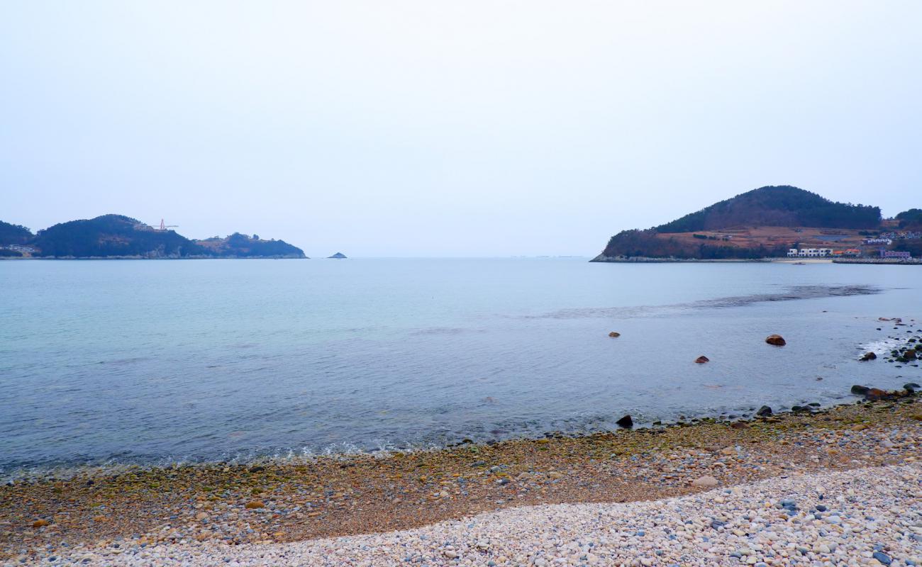 Photo de Cheonha Beach avec caillou gris de surface