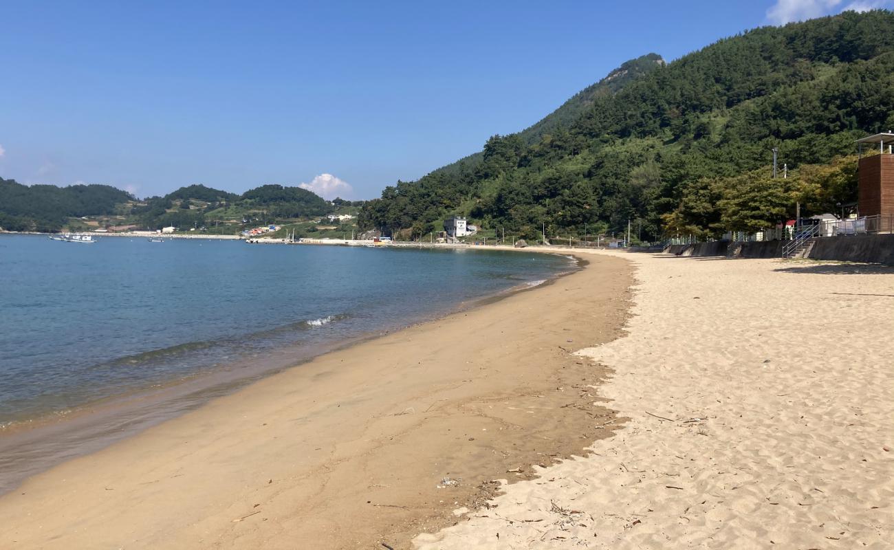 Photo de Cousin Beach avec sable lumineux de surface