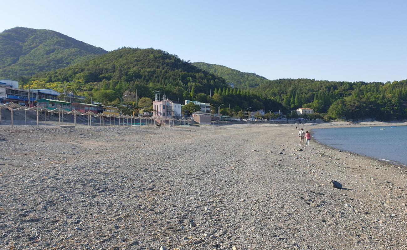 Photo de Chronicle Black Sand Beach avec caillou fin gris de surface