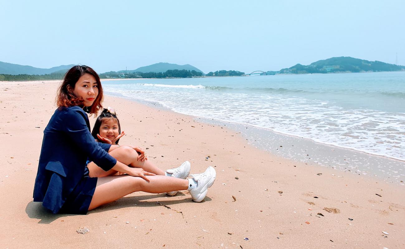 Photo de Today Haedanghwa Beach avec sable beige de surface