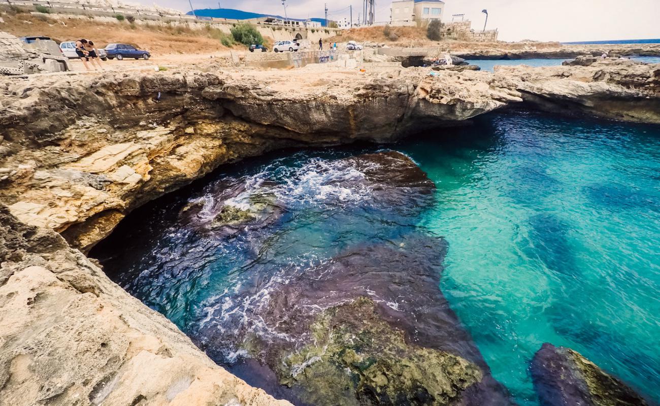 Photo de Batroun Rocks avec roches de surface