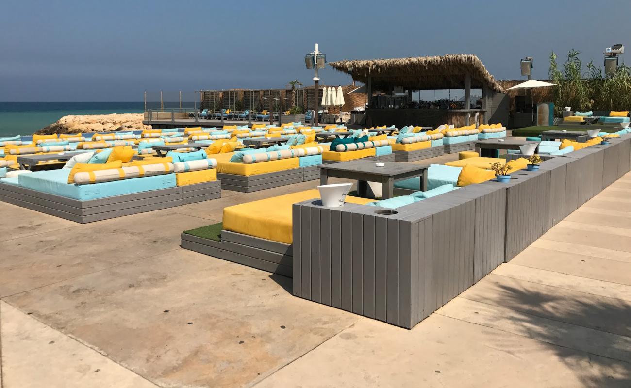 Photo de Iris Beach Club avec béton de surface