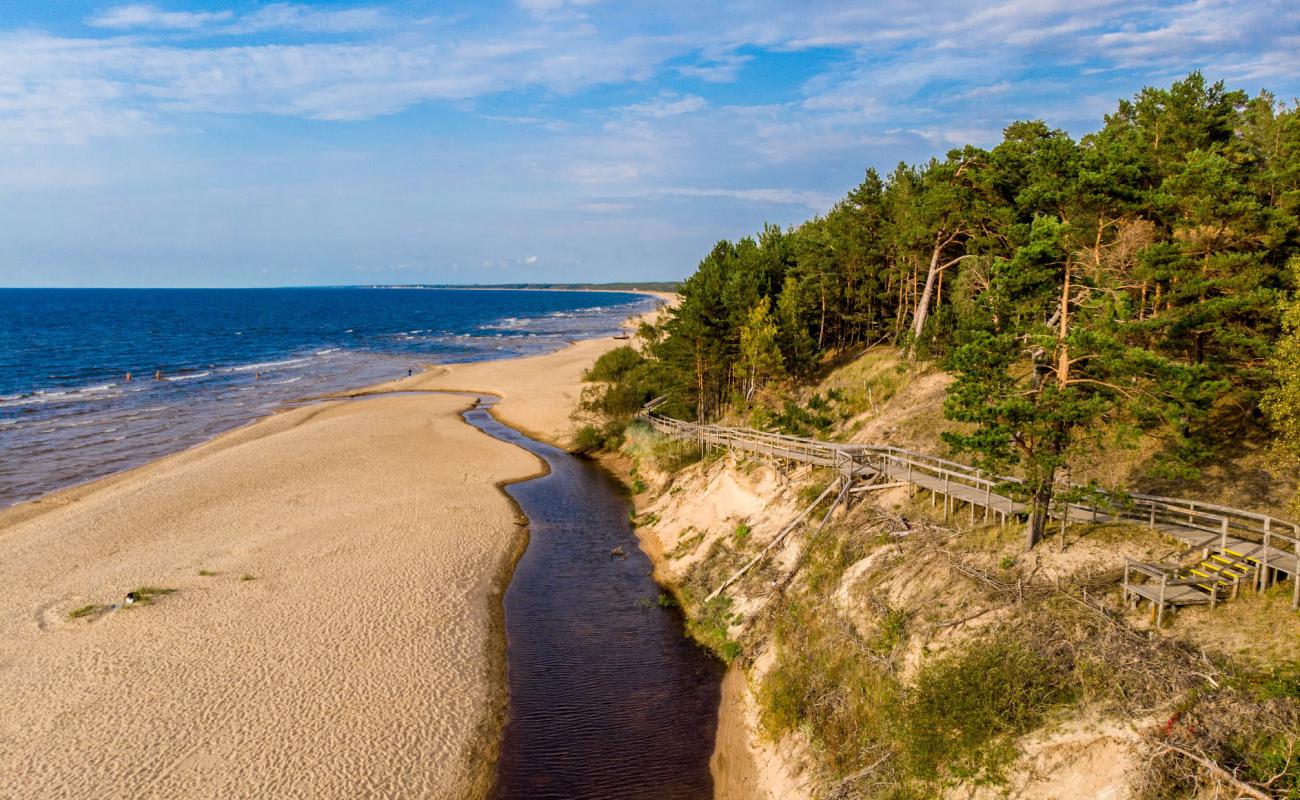 Photo de Pabazi beach avec sable lumineux de surface