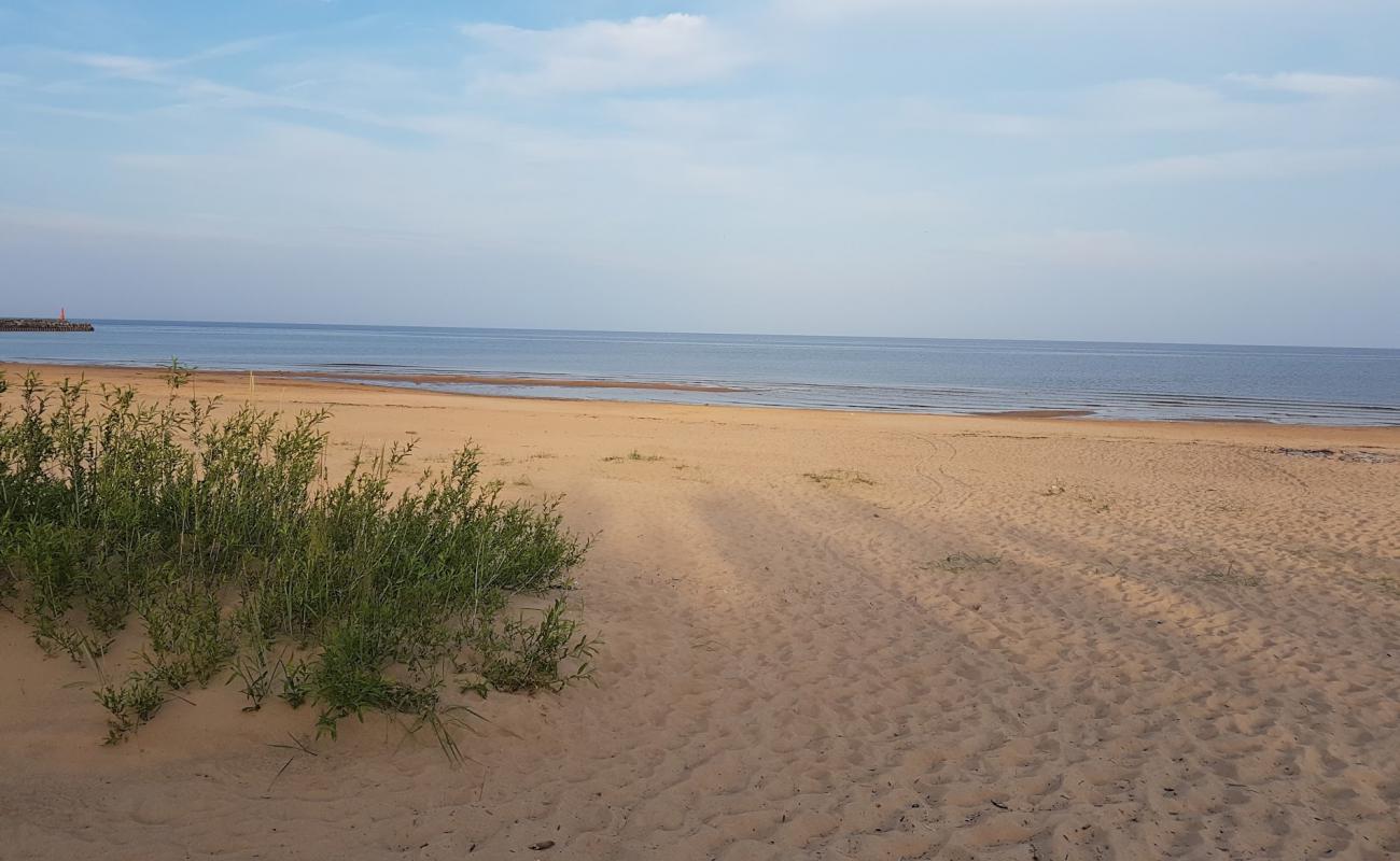 Photo de Zvejniekciema beach avec sable lumineux de surface