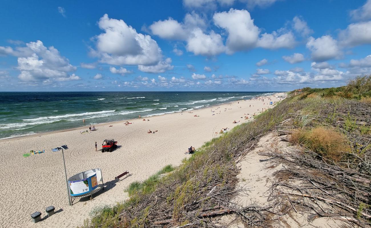 Photo de Nida nudist Beach avec sable beige fin de surface