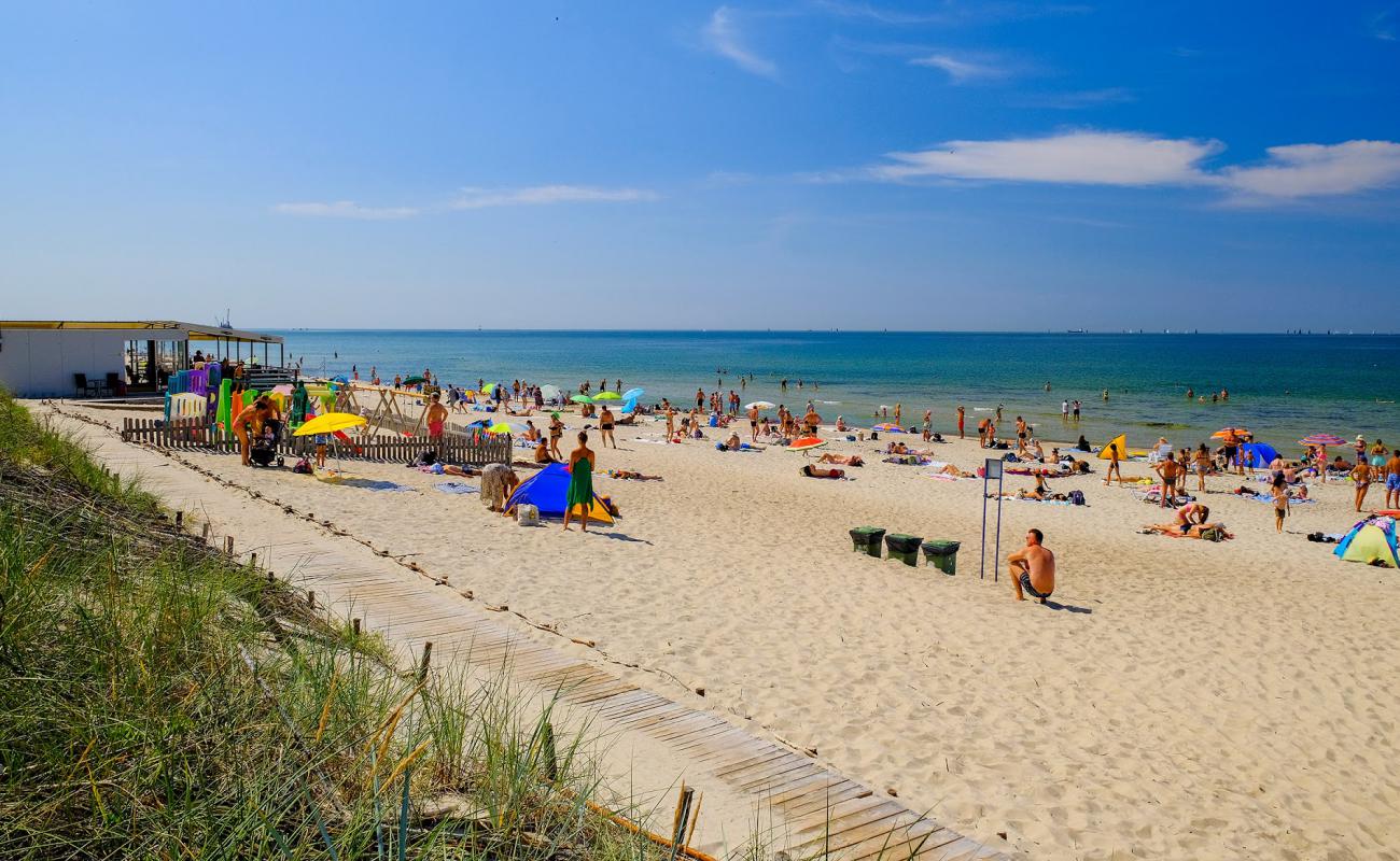 Photo de Melnrage Beach II avec sable fin et lumineux de surface