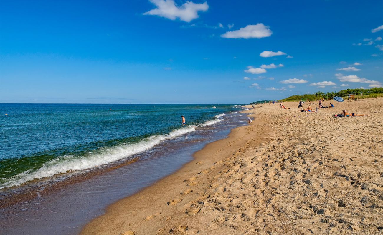 Photo de Giruliai beach avec sable fin et lumineux de surface