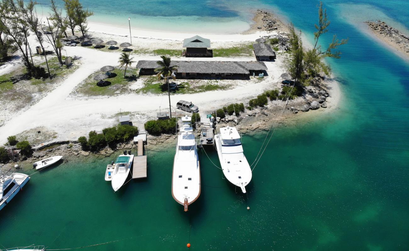 Photo de Morgan's Bluff beach avec sable beige fin de surface