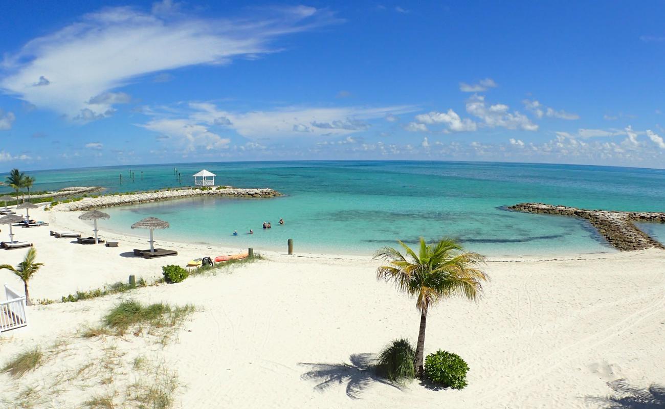 Photo de Plage de Treasure Cove avec sable fin et lumineux de surface