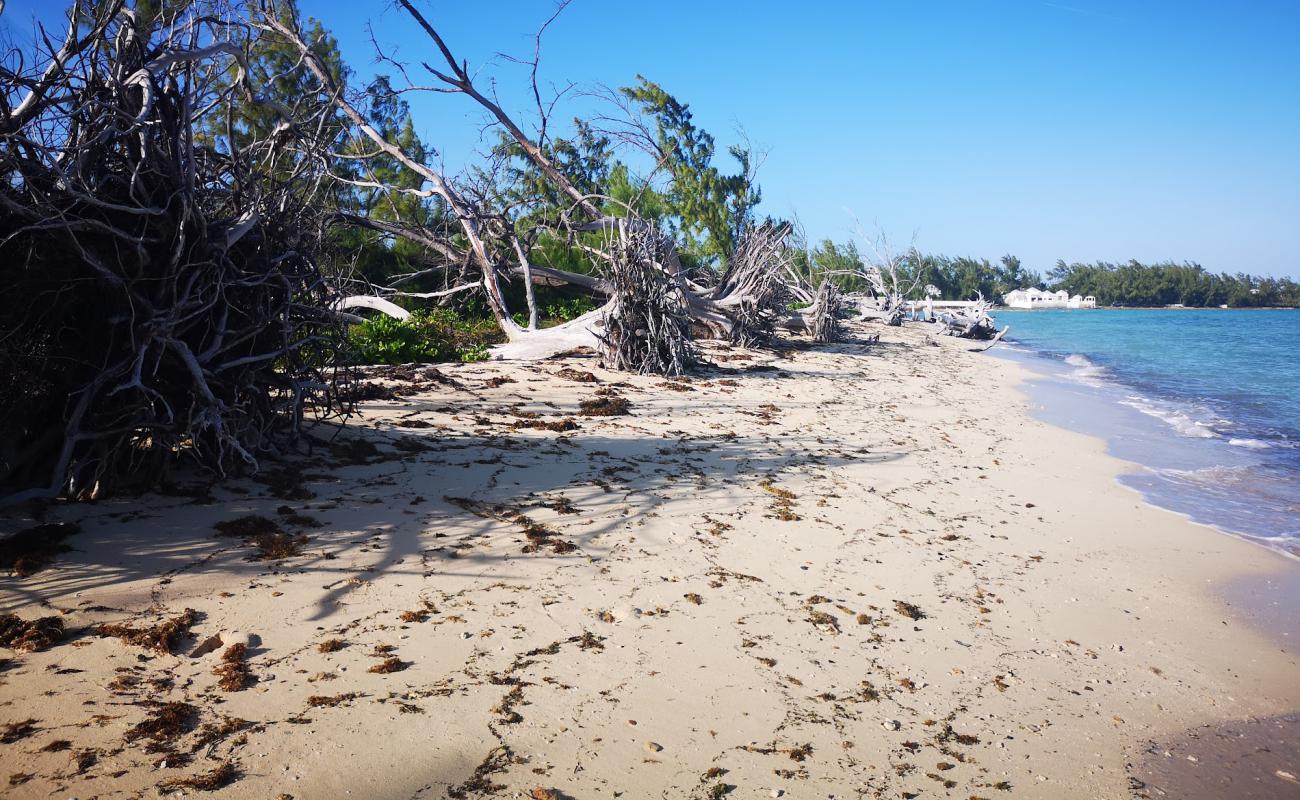 Photo de Yamacraw beach avec sable fin et lumineux de surface