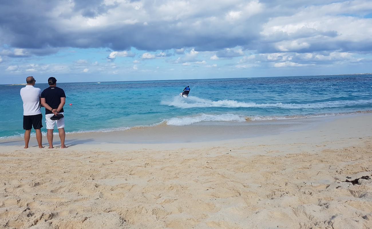 Photo de Smugglers beach avec sable fin et lumineux de surface