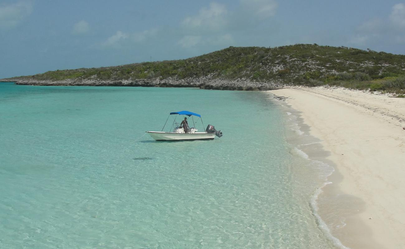 Photo de Iguana beach avec sable fin blanc de surface