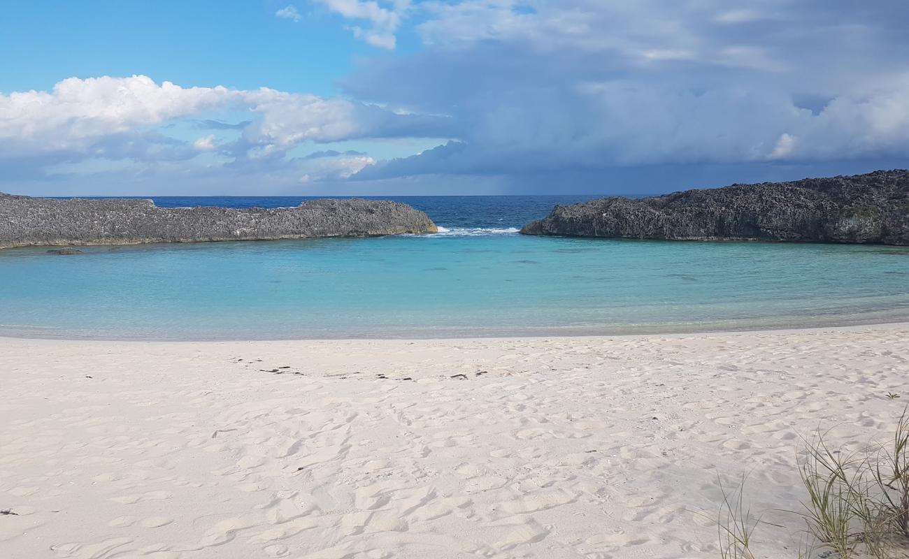 Photo de Bonniecord beach avec sable fin blanc de surface